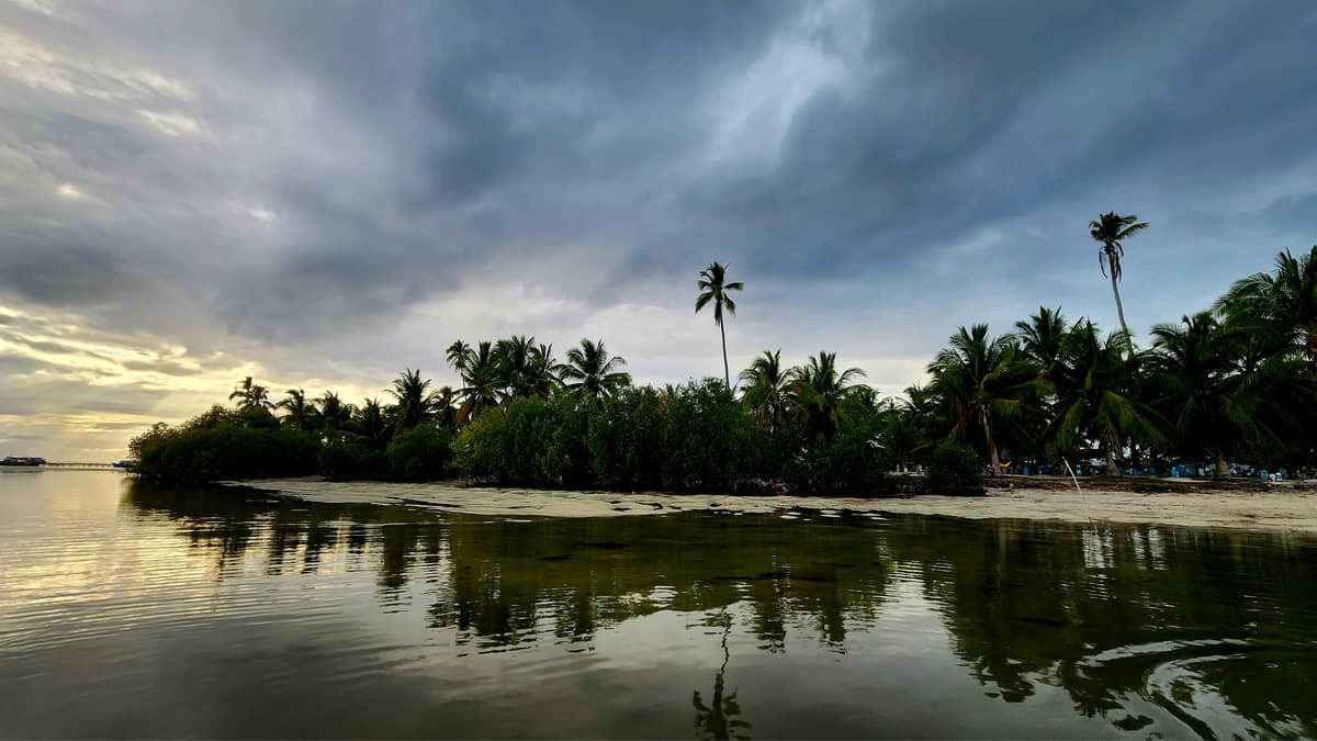 The grave site of Tabawan is located on Bumbun at the northwest tip of the island.
